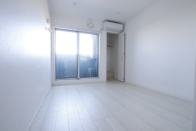 居室・リビング　【別室参考写真】６．５帖の白色を基調とした洋室です♪