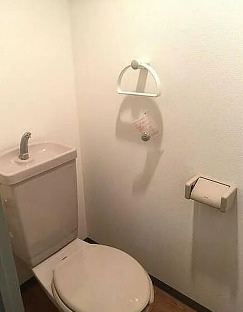 トイレ　別タイプ部屋　参考写真です