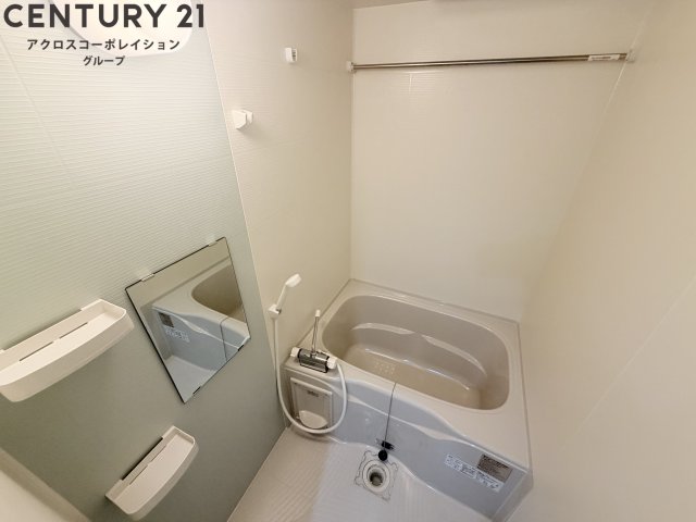 バス・シャワールーム　シンプルな浴室