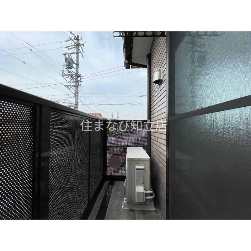 バルコニー　同型別部屋写真：清掃前