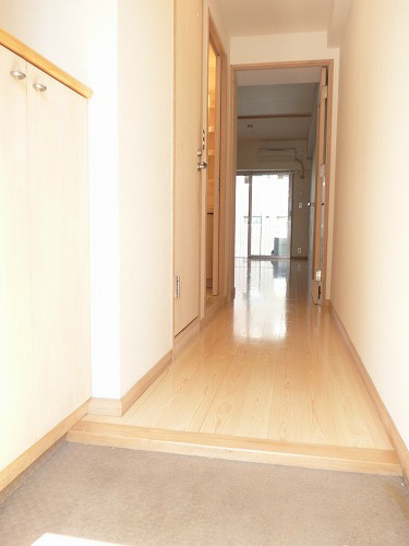 玄関　※写真と異なる場合現状優先。