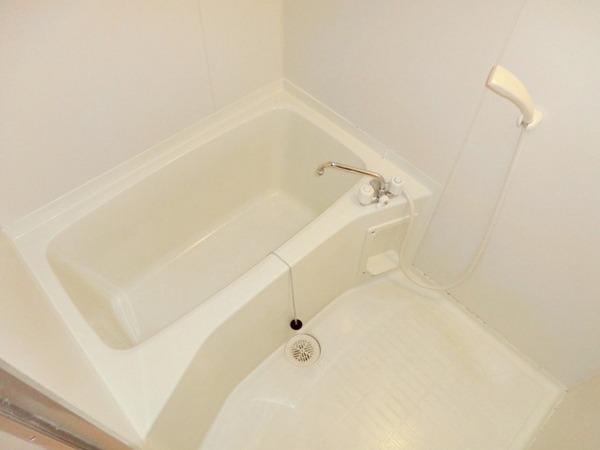 バス・シャワールーム　シンプルで機能的なユニットバスです！