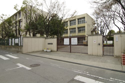 中学校　尼崎市立武庫東中学校（中学校）まで807m