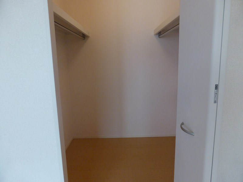 収納　同物件別部屋