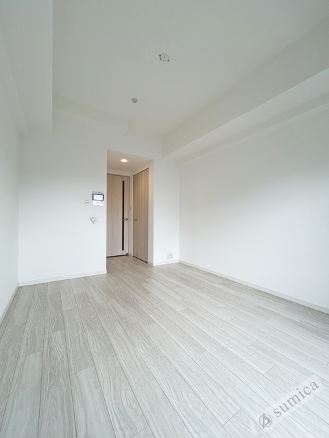 居室・リビング　ホワイトベースで明るい内装♪