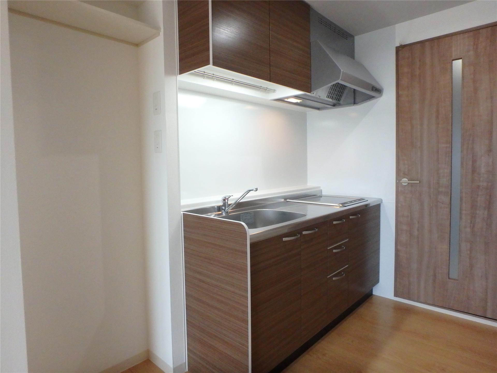 キッチン　２口ＩＨコンロ付きのシステムキッチンです