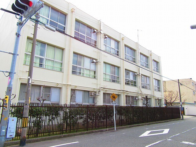 中学校　大阪市立淀中学校（中学校）まで722m