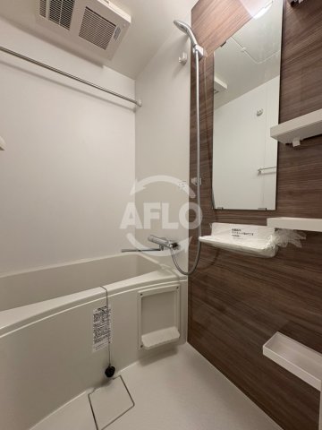 バス・シャワールーム　コンフォリア・リヴ大阪本町　浴室