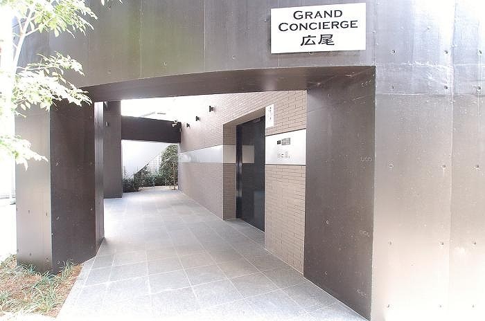 エントランス　建物の内部です