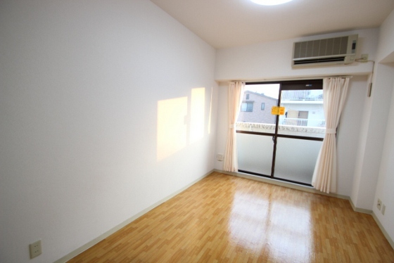 居室・リビング　※別部屋の写真です