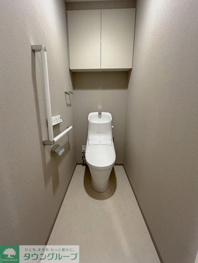 トイレ　トイレ（クリーニング前）