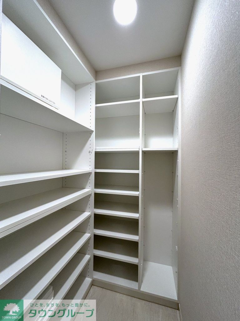 収納　シューズインクローゼット：玄関収納