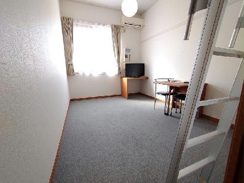 居室・リビング　現況優先(１階はフローリング仕様)