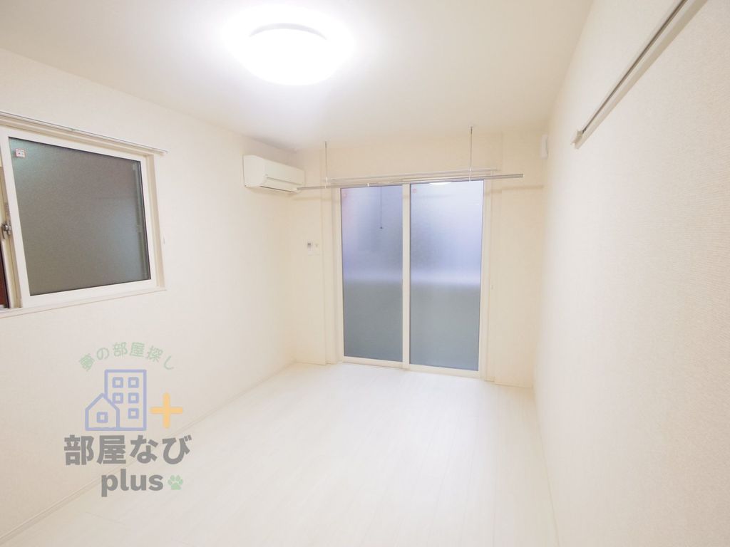 居室・リビング　※他号室写真です