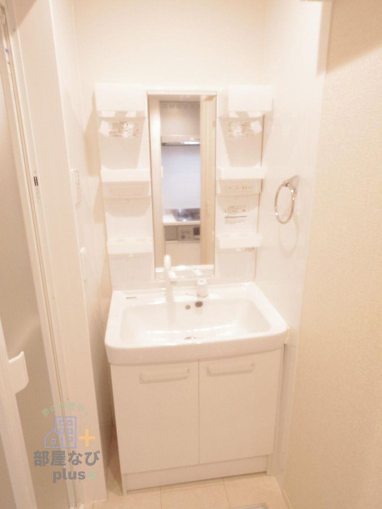 洗面設備　※他号室写真です