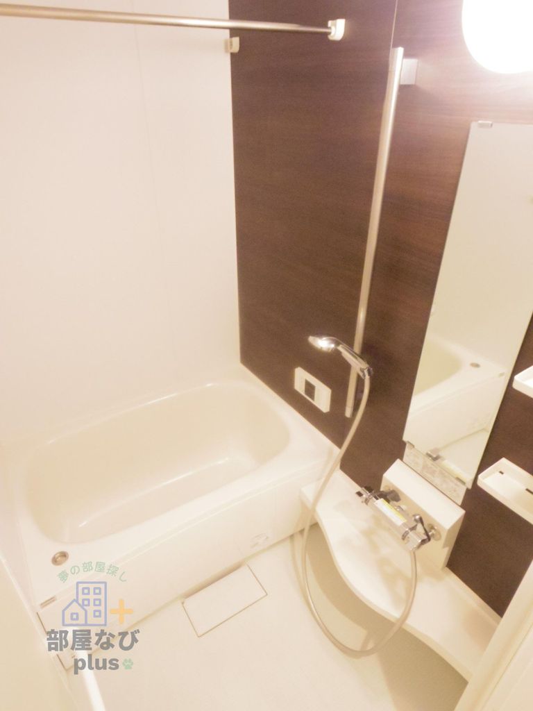バス・シャワールーム　※他号室写真です