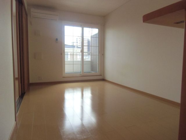 居室・リビング　広々としたリビングです。