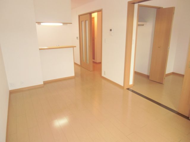 居室・リビング　日当たりの良いリビングです。