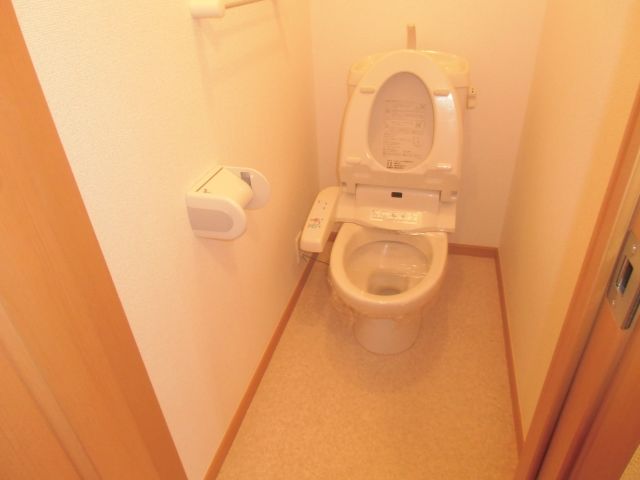 トイレ　清潔感のあるトイレです。