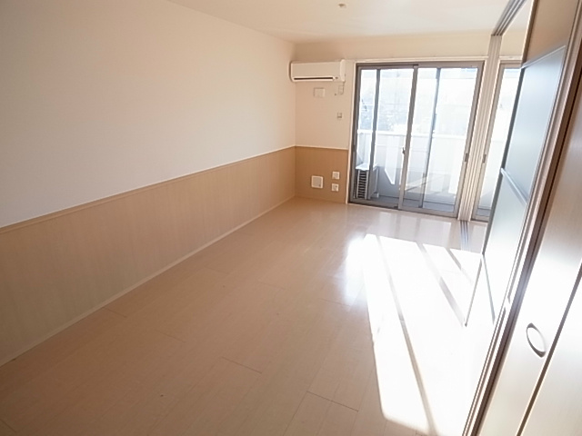 居室・リビング　同一物件別部屋写真