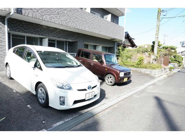 駐車場　駐車場