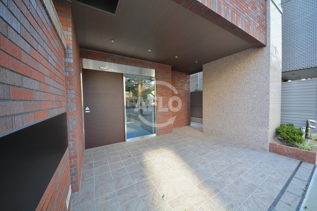 エントランス　サンセリテ至誠会松崎町　エントランス