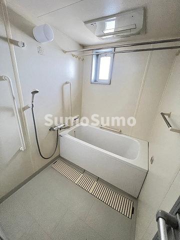 バス・シャワールーム　ゆったり過ごせるお風呂です