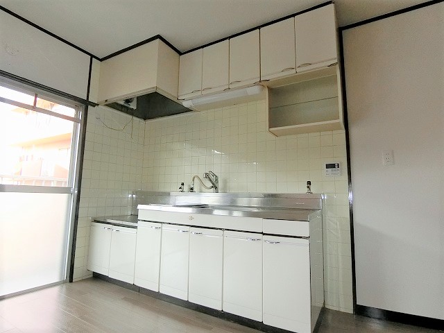 キッチン　※別のお部屋の写真になります