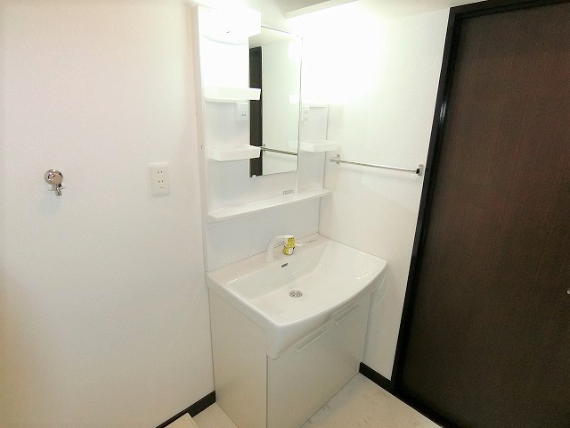 洗面設備　※別のお部屋の写真になります