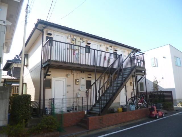 建物外観　★駅徒歩5分・バストイレ別です★