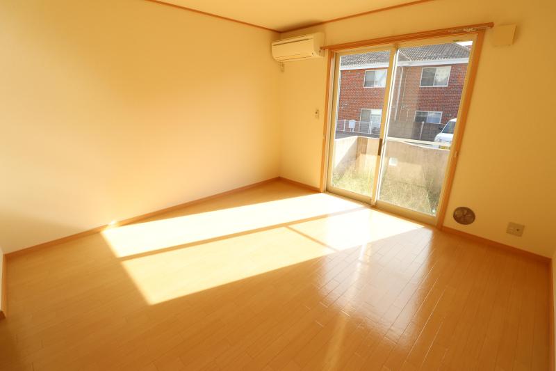 その他設備　リビングエアコン付き