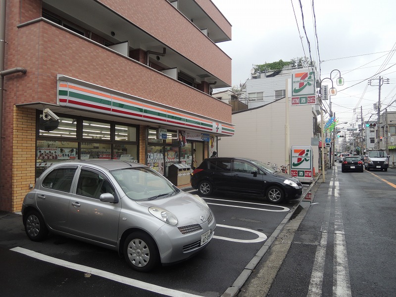 コンビニ　セブンイレブン（コンビニ）まで529m