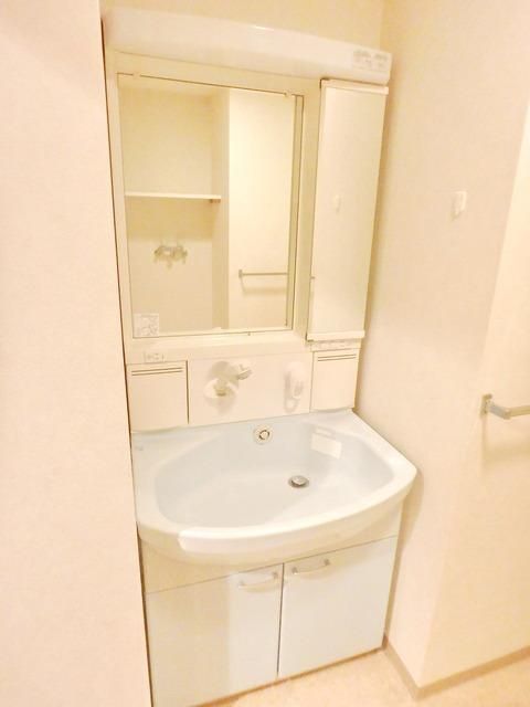 洗面設備　別のお部屋の参考写真になります