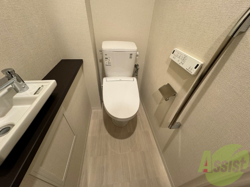 トイレ　シャワートイレになっているので快適です！