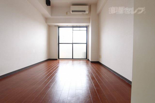 居室・リビング　※５０６号室の写真です。