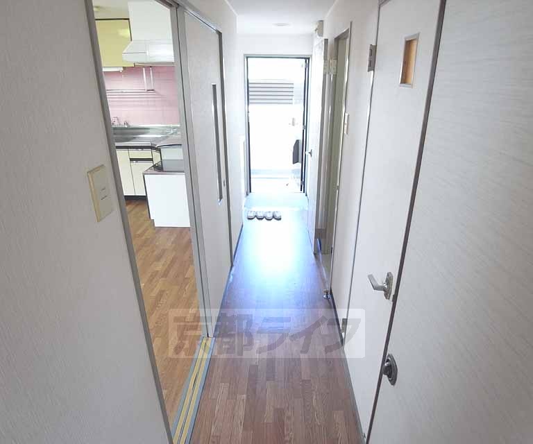 その他部屋・スペース　室内から玄関への廊下です