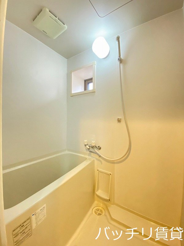 バス・シャワールーム　同シリーズの別号室の画像。現況を優先します。