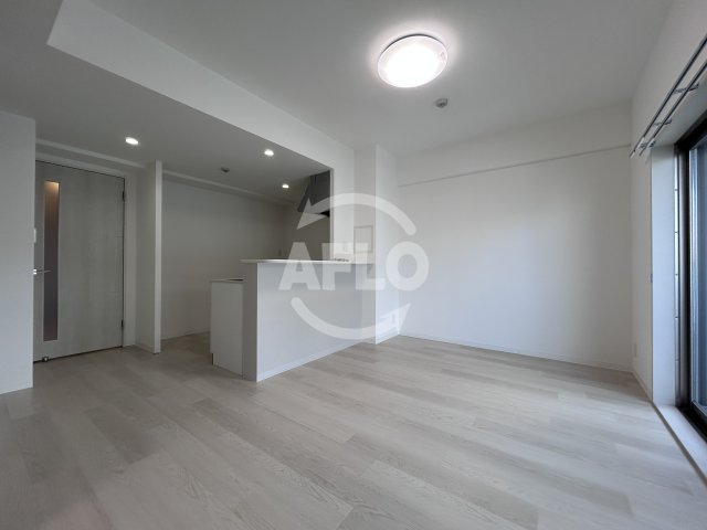 居室・リビング　THE ROOTS ESAKA　リビング