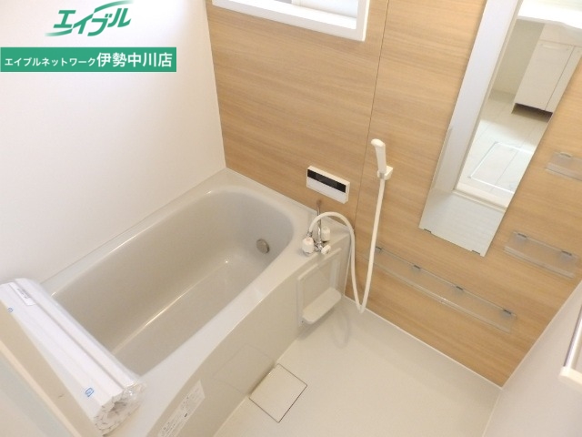 バス・シャワールーム　同型参考写真