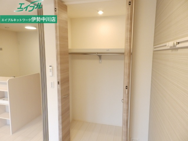 収納　同型参考写真