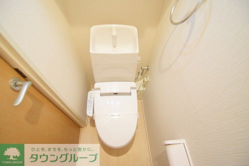 トイレ　温水洗浄便座です。