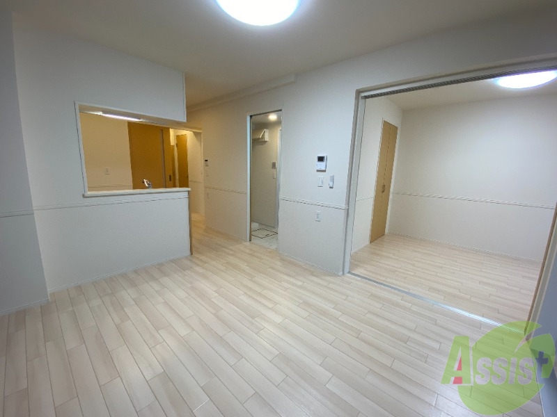 居室・リビング　きれいなＬＤＫが広がっていて居心地が良さそうですね。