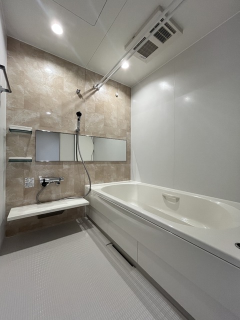 バス・シャワールーム　追焚＆浴室乾燥機能付きのバスルーム☆