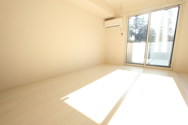 居室・リビング　日あたり良好、団らんスペース