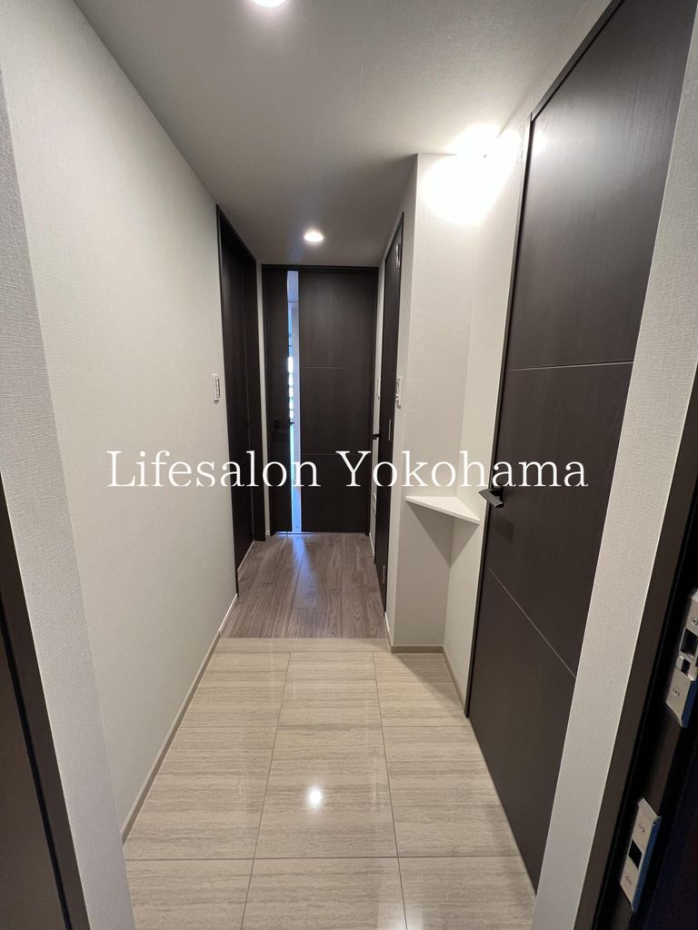 玄関　キッチン