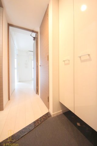 玄関　スワンズシティ梅田シエロ