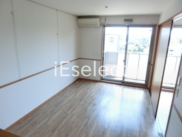 居室・リビング　10.7帖のリビングでゆったり過ごせます