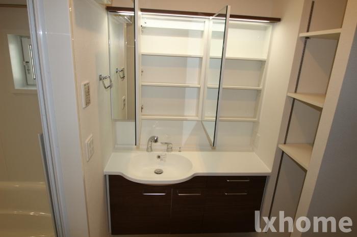 洗面設備　広い洗面スペース