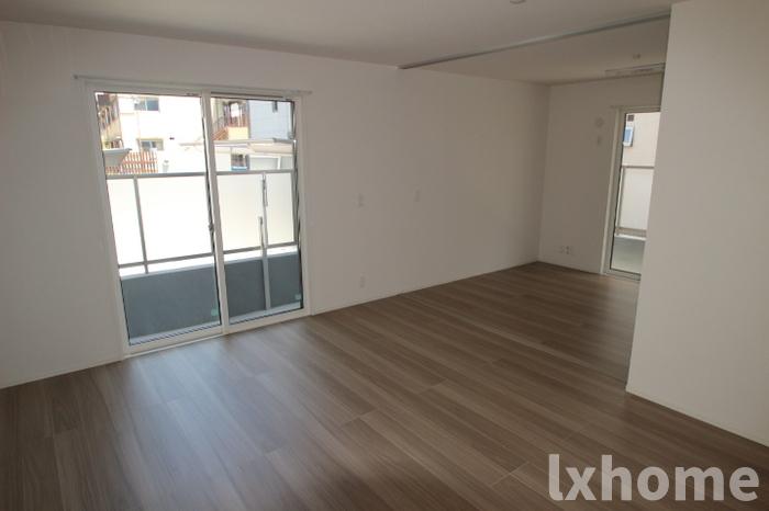 居室・リビング　こちらのリビングで趣味の時間をお楽しみください