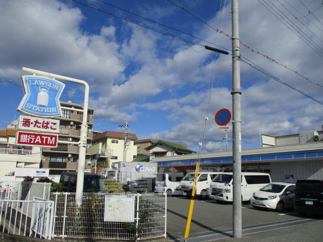 コンビニ　ローソン　尼崎富松町三丁目店（コンビニ）まで496m